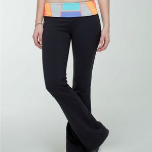 Lululemon Athletica Groove Reservable Pant size 8 Black